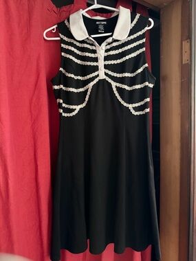 Hot Topic Black Dress with “ribs and spine”! White Collar and Lace Trim